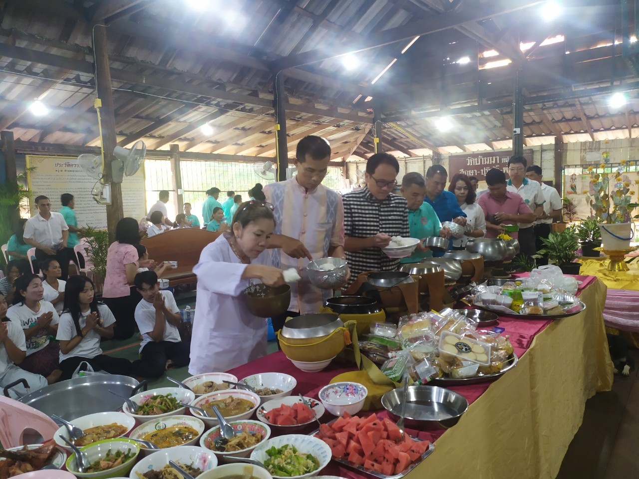 กิจกรรมทำบุญเยี่ยมวัดในช่วงเทศกาลเข้าพรรษา